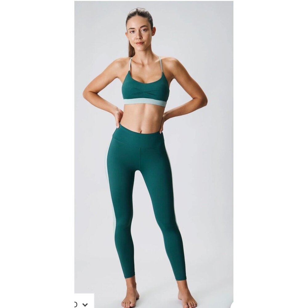 Berlook Green Activewear Set | Sports Bra L + Leggings M | Sustainable Athleisur